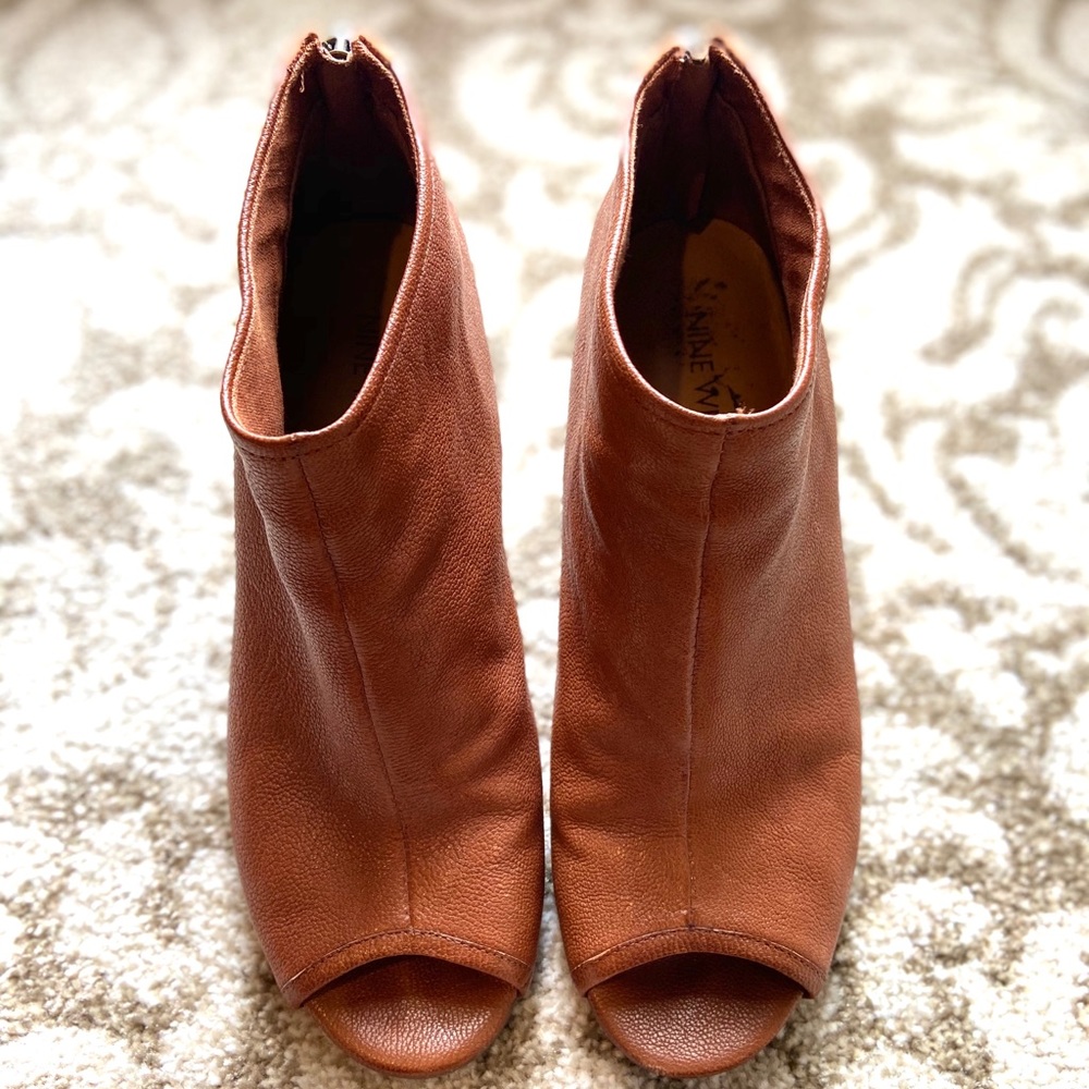 Nine West open toe wedges. Adorable!